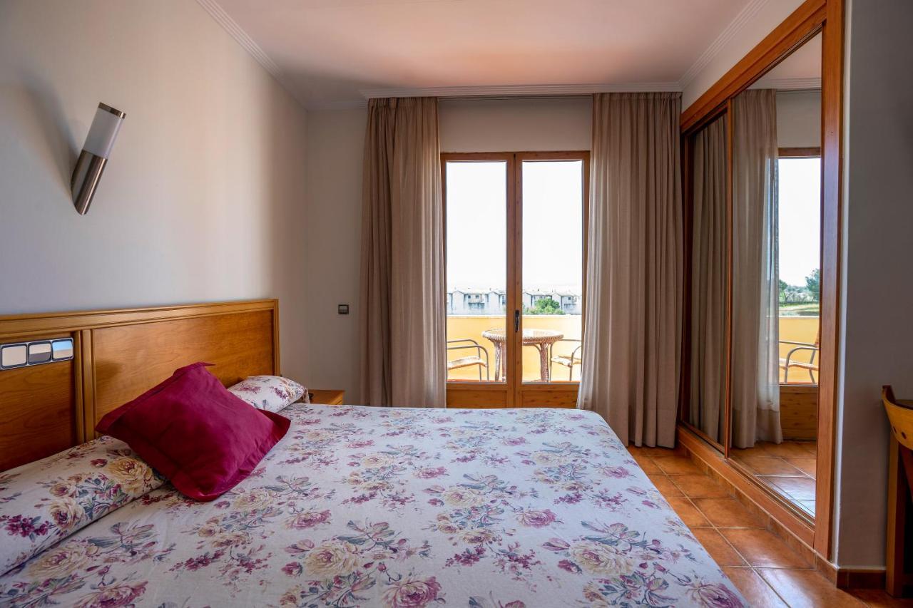 Hotel Los Barruecos By Croma Malpartida de Caceres Exterior photo