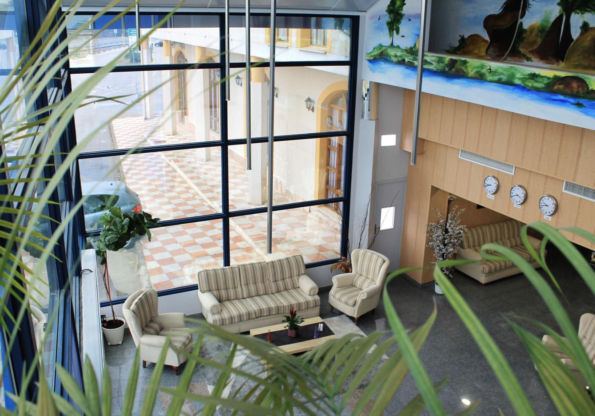 Hotel Los Barruecos By Croma Malpartida de Caceres Exterior photo